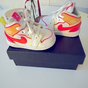 Jordan 1 mid SE Edge Glow baby/toddler shoes